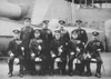日本海海戦 連合艦隊司令部（前列中央 東郷平八郎、前列左から2番目 加藤友三郎、前列右端 秋山真之、後列右端 清河純一）