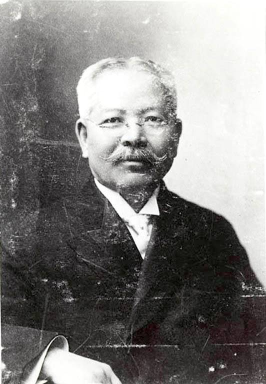 高峰譲吉